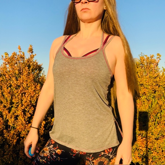 Athleta Build-in Bra Sports Cross Straps Top Kink - Picture 4 of 15